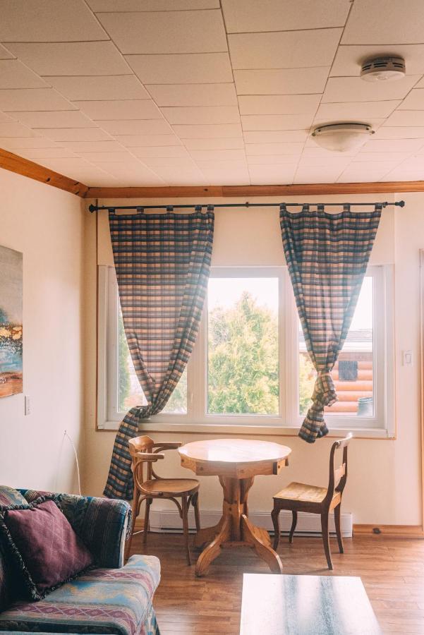 Nordet Motel Saint Georges De Malbaie Eksteriør billede