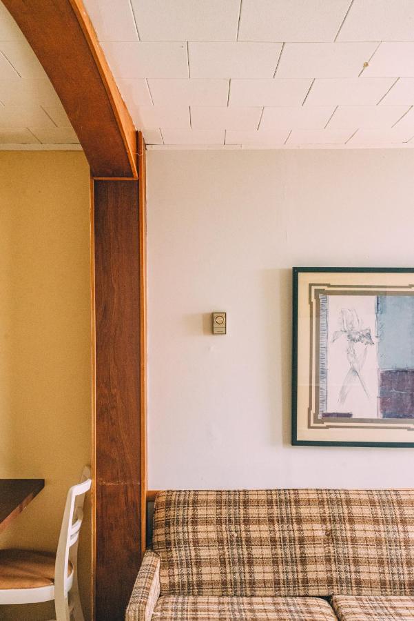 Nordet Motel Saint Georges De Malbaie Eksteriør billede