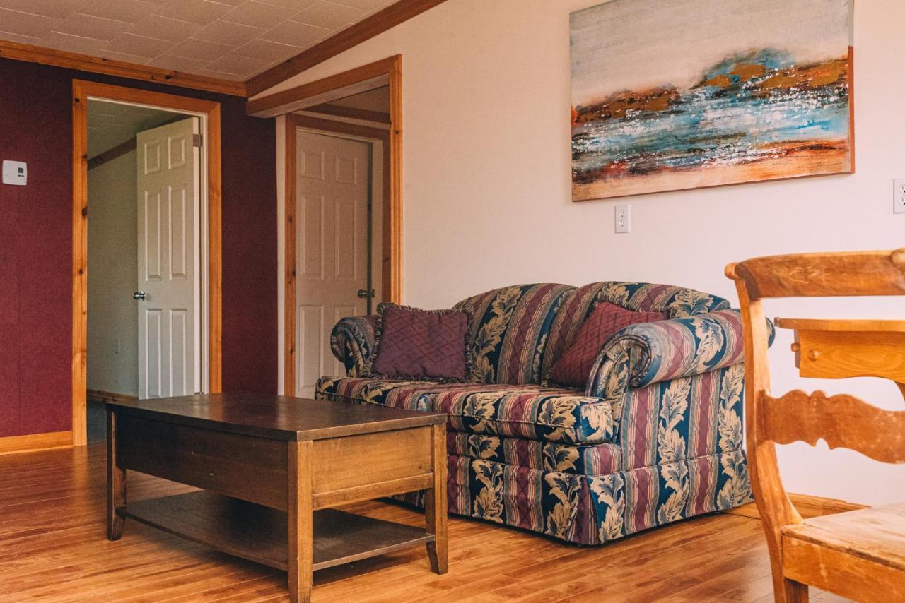 Nordet Motel Saint Georges De Malbaie Eksteriør billede