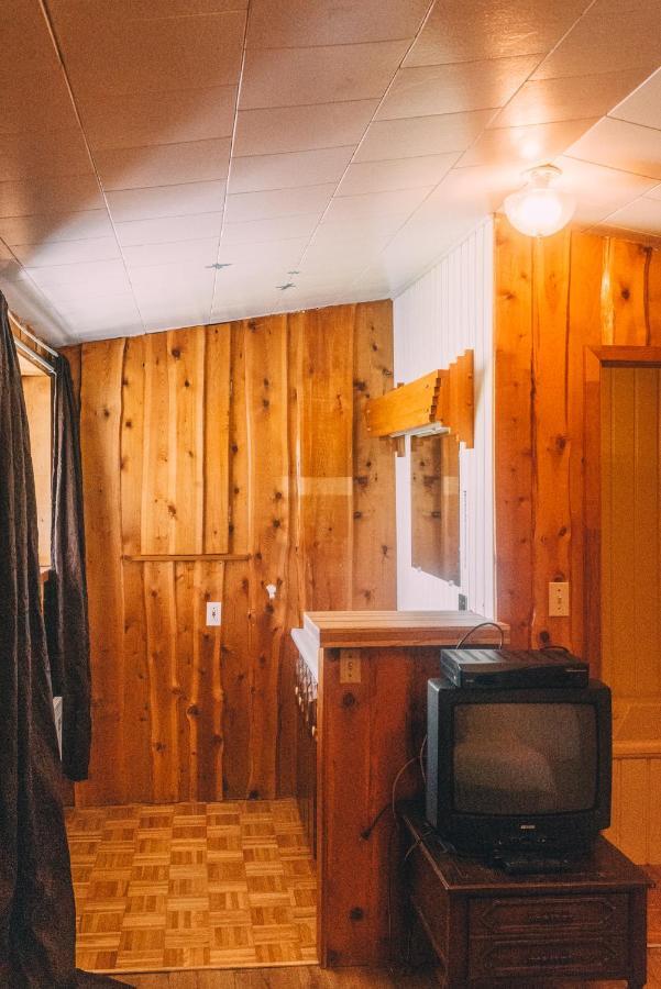 Nordet Motel Saint Georges De Malbaie Eksteriør billede