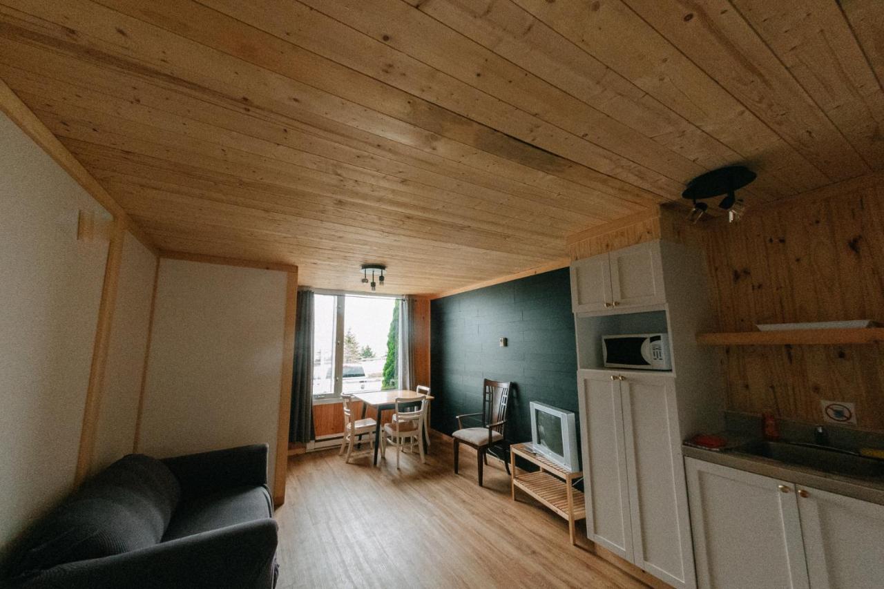 Nordet Motel Saint Georges De Malbaie Eksteriør billede